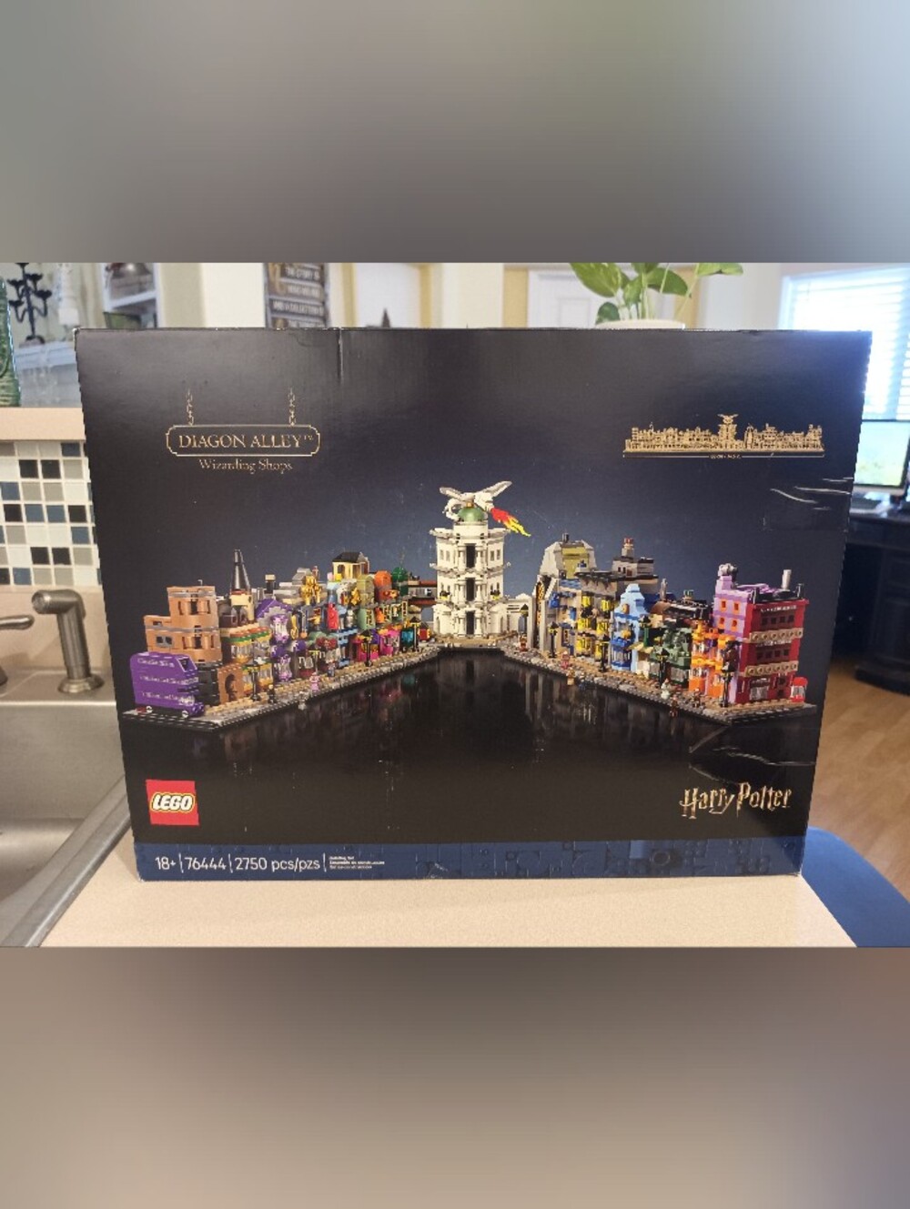 LEGO Harry Potter Diagon Alley: Wizarding Shops Set 76444